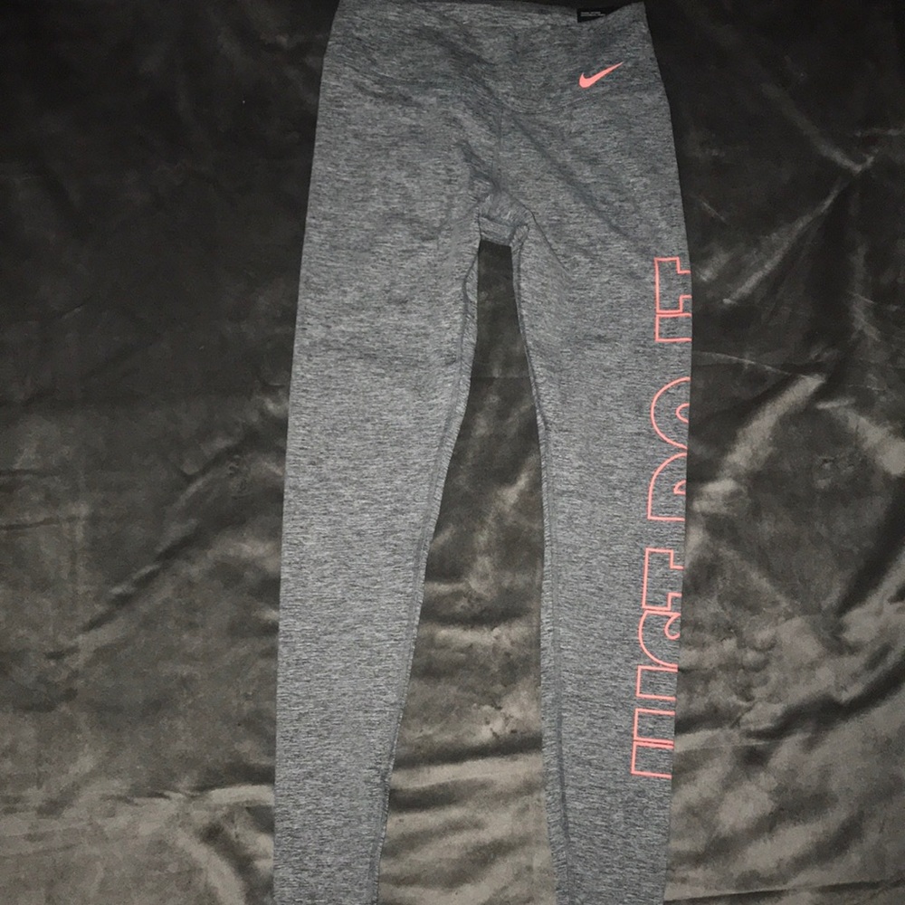 NWT Nike Leggings